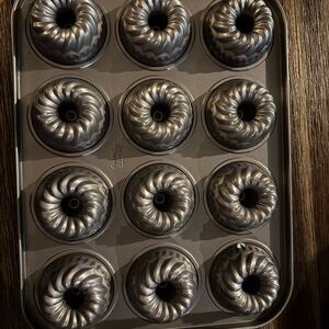 Aluminum Non-Stick Mini Fluted Tube Bundt Cake Pan 12 Cavity 11"X16 3/4"